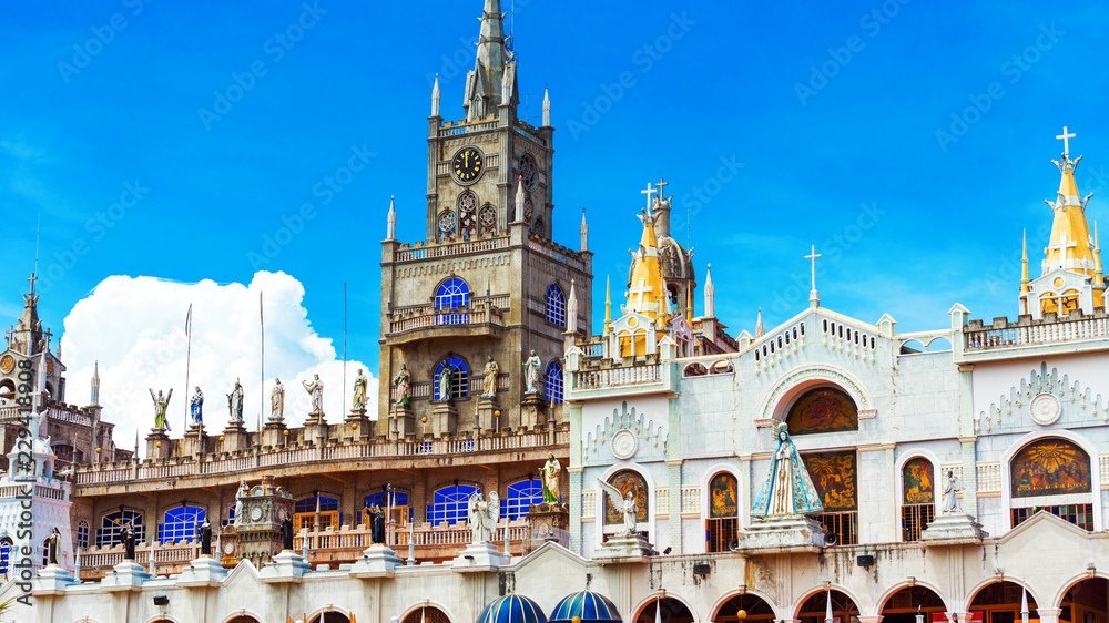 1000_F_229418908_c3s7DeWLU5TB8l15ol3rERTHZ2f8Wdoy_edit_758580606639457